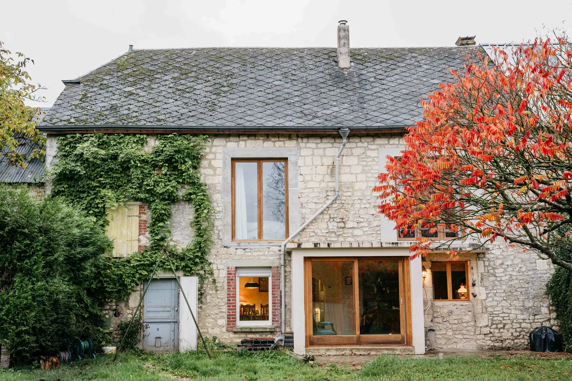 Aanzicht vanuit de tuin