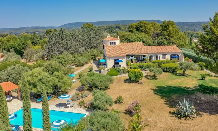 Schitterend gelegen villa in de Provence aan de Franse Riviera