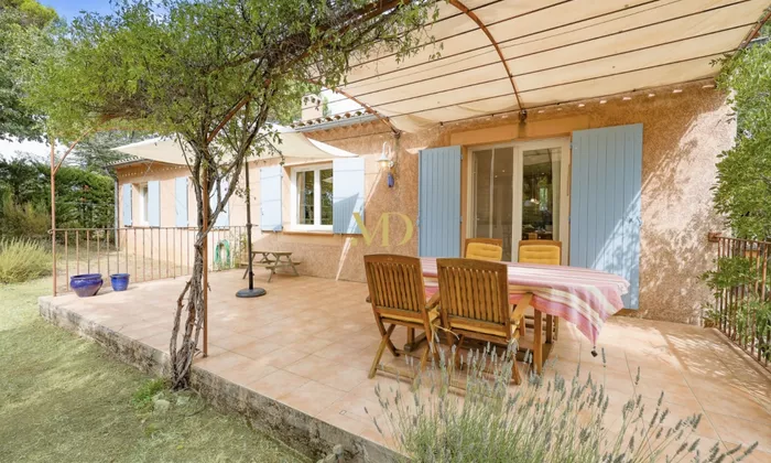 Charming holiday home for sale (+pool)