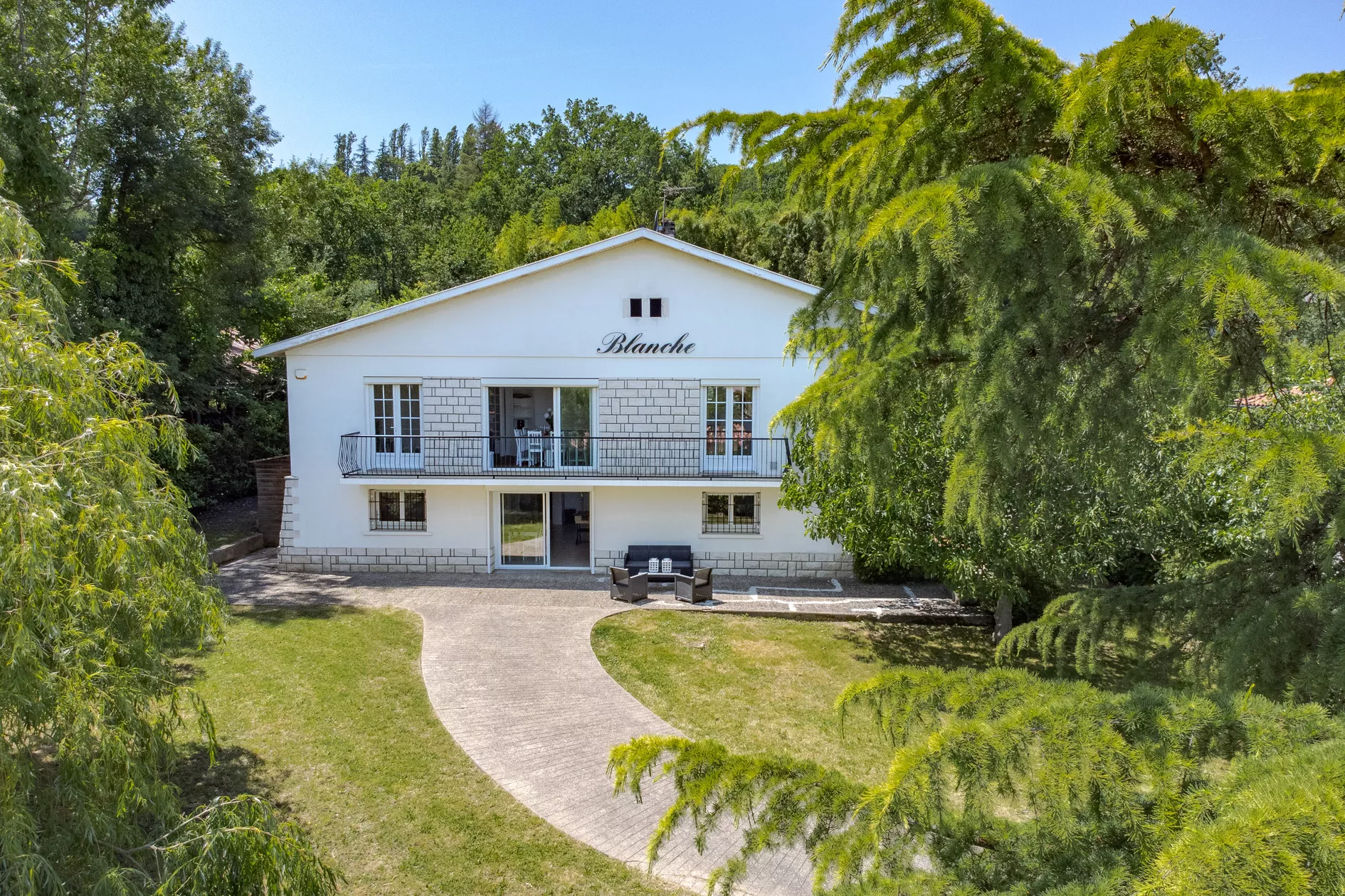 Villa Blanche.