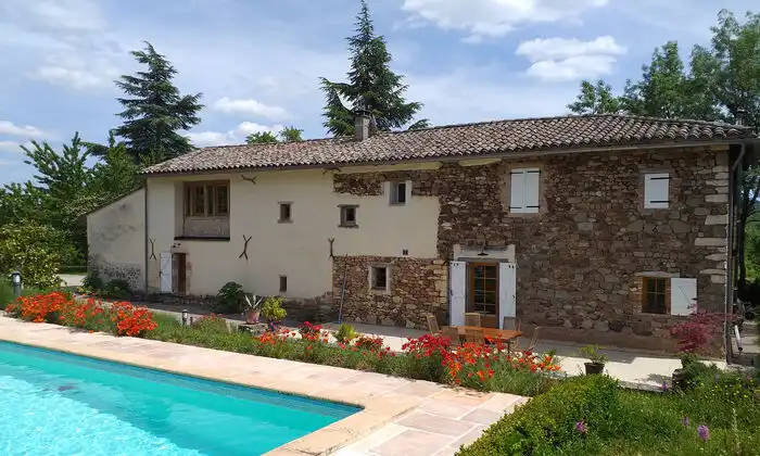 Prachtige gerenoveerde wijnboerderij - Uitbating B&B of Gite mogelijk