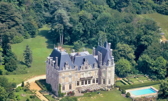 A king's flat in France