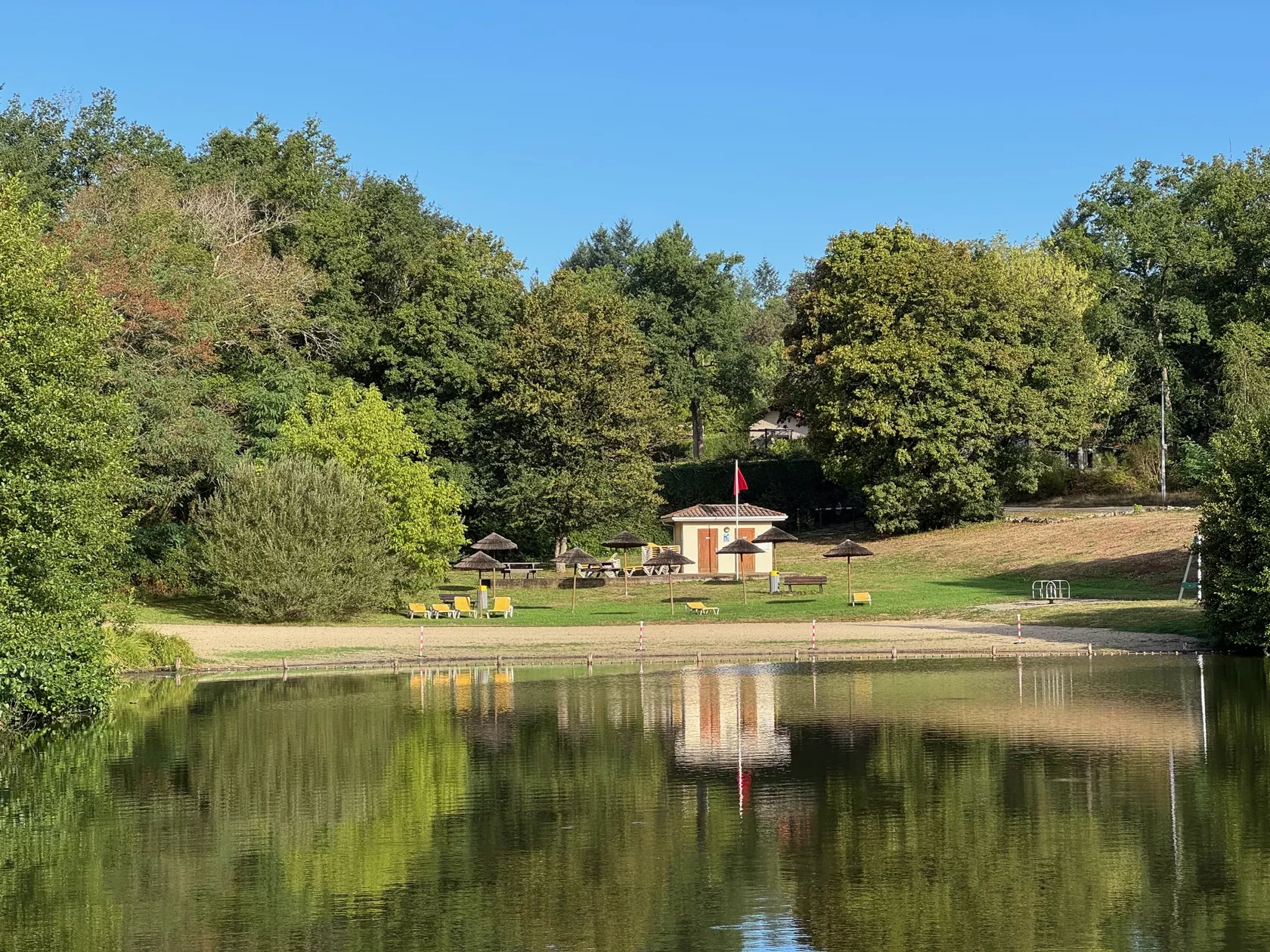 Bungalow in de groene heuvels van de Charente met 3 slaapkamers en 2 badkamers
