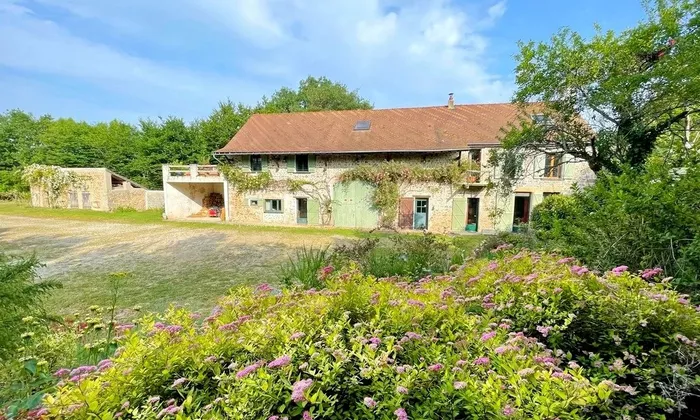 Großes Anwesen mit Chambres d'Hotes, Gîte und großem Grundstück