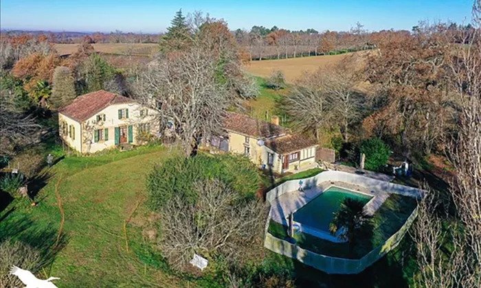 Domaine du Canteau d'YF - 4 gites 17500 m2