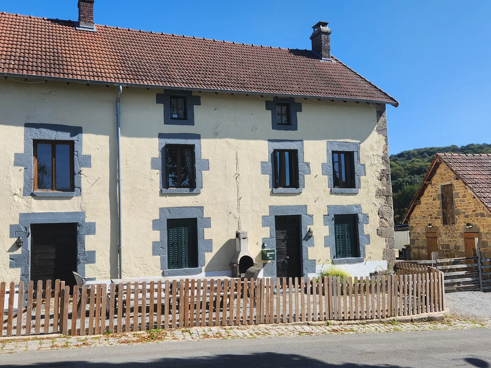 Meadow View Gîtes - Wisteria Cottage.