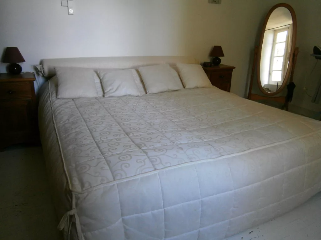 Sous les deux arbres