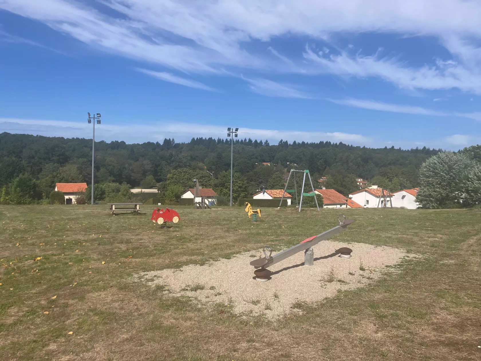 Bungalow in de groene heuvels van de Charente met 3 slaapkamers en 2 badkamers